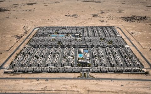 卡塔尔多哈 沙漠中的住宅区 ​​​