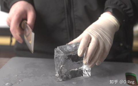 为什么有的冰是透明的，有的不透明，怎么做出来的？