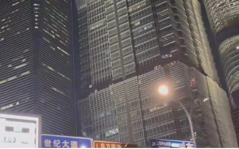 弯了一天的腰终于折了哈哈哈哈这届网友简直清醒的可怕！ ​
