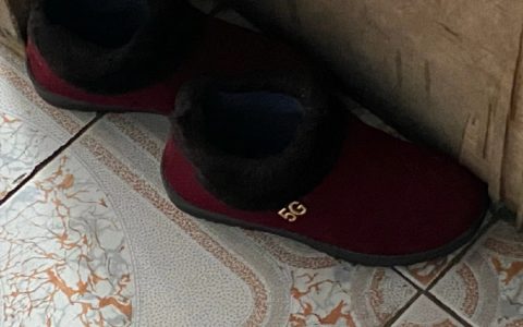 怪不得奶奶走路这么快 原来她的鞋是5G的 ​