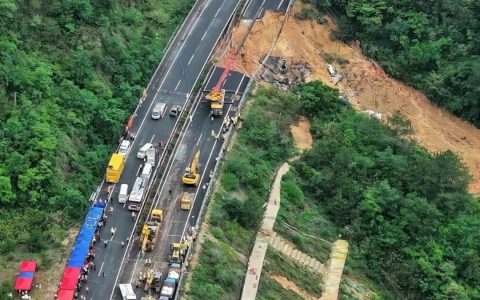 梅大高速塌方已致48人死亡