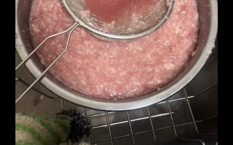 水别浪费了，接着洗洗脑子