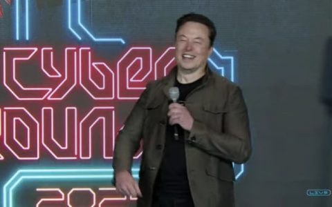 拿到 4000 亿人民币工资的马斯克，是时候全力以赴了