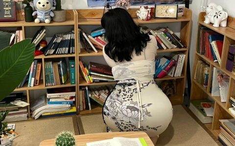 涨姿势微语录0814：秋天十分美好，然而没有钱，真是倒霉。