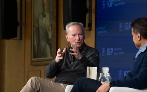 谷歌前CEO为批评员工不拼命工作道歉下架视频