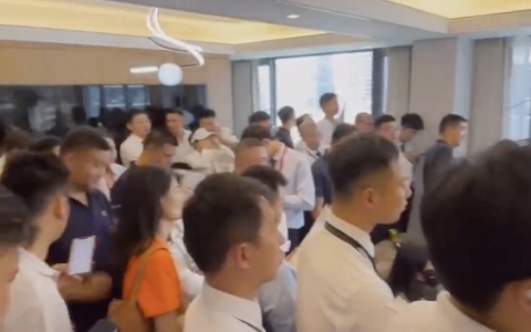 杭州房东都被逼成啥样了