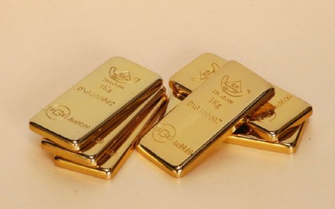 惊天大雷！中国矿业巨头，被黑帮盗走3吨黄金