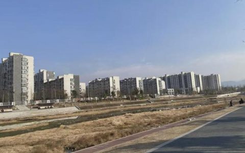 第一批回老家的人，已经后悔县城有房了