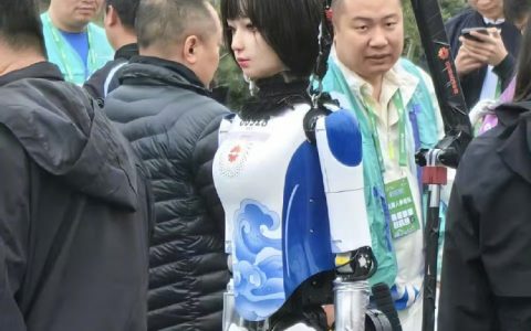 机器人半马唯一女性机器人现身