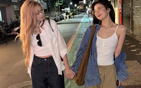 感觉我有恋床癖想一辈子躺在床上 ​​​