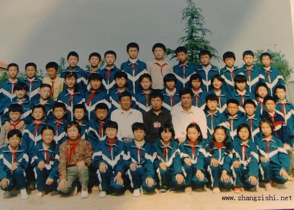 致同学少年:同学少年都很贱